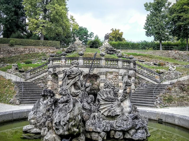 Gartenkunst-Museum Schloss Fantaisie