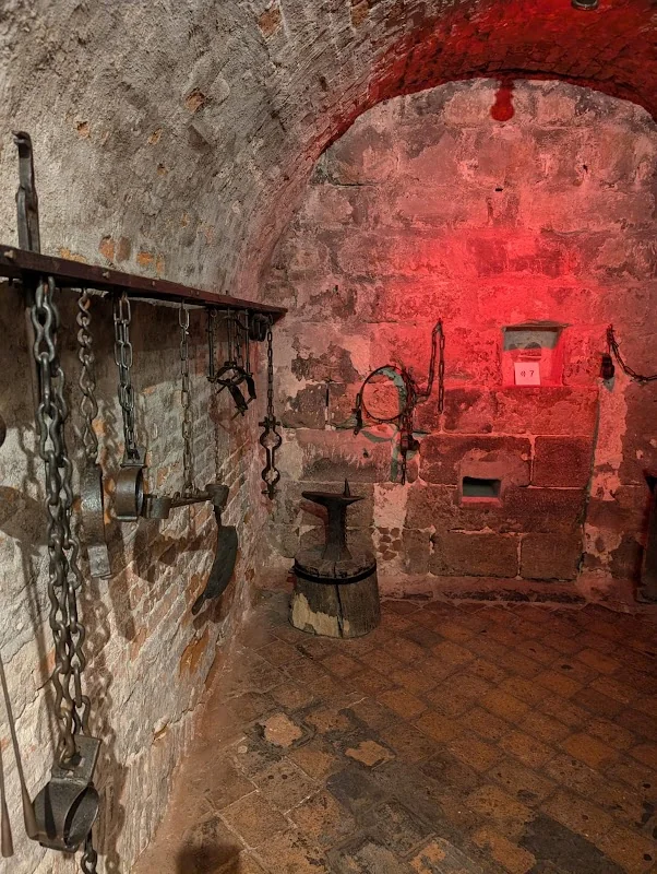 Mittelalterliche Lochgefängnisse