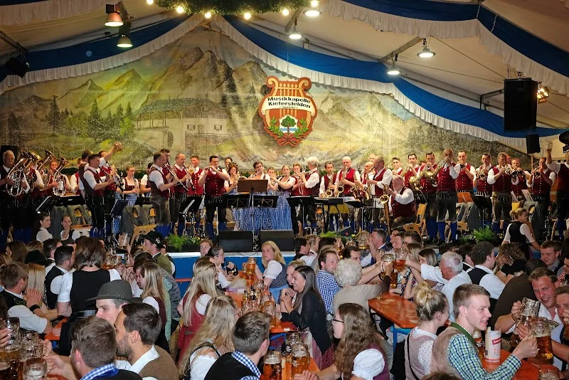 Kieferer Bierzelt - Bayerischer Frühling