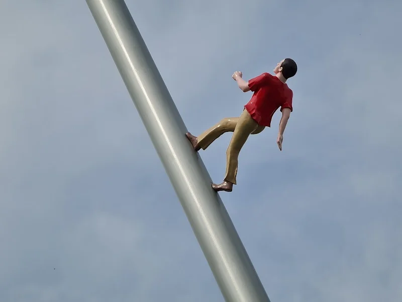 Himmelsstürmer / Man walking to the sky
