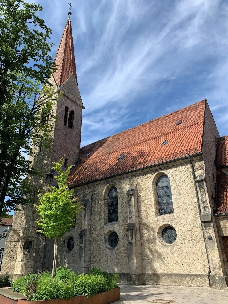 Auferstehungskirche - Evangelisch-Lutherische Kirchengemeinde Traunstein
