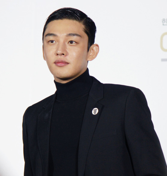 유아인