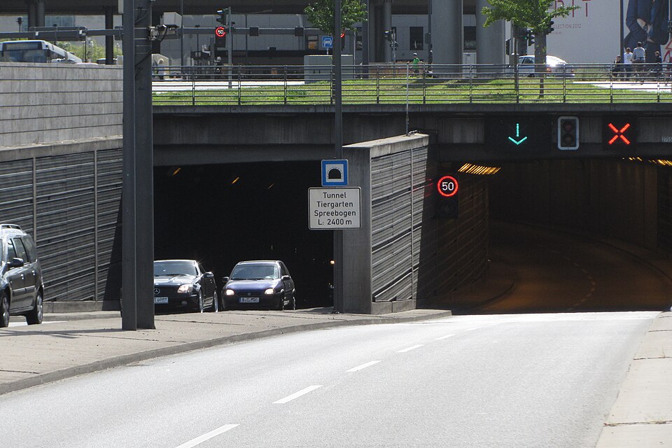 Tiergarten Spreebogen Tunnel