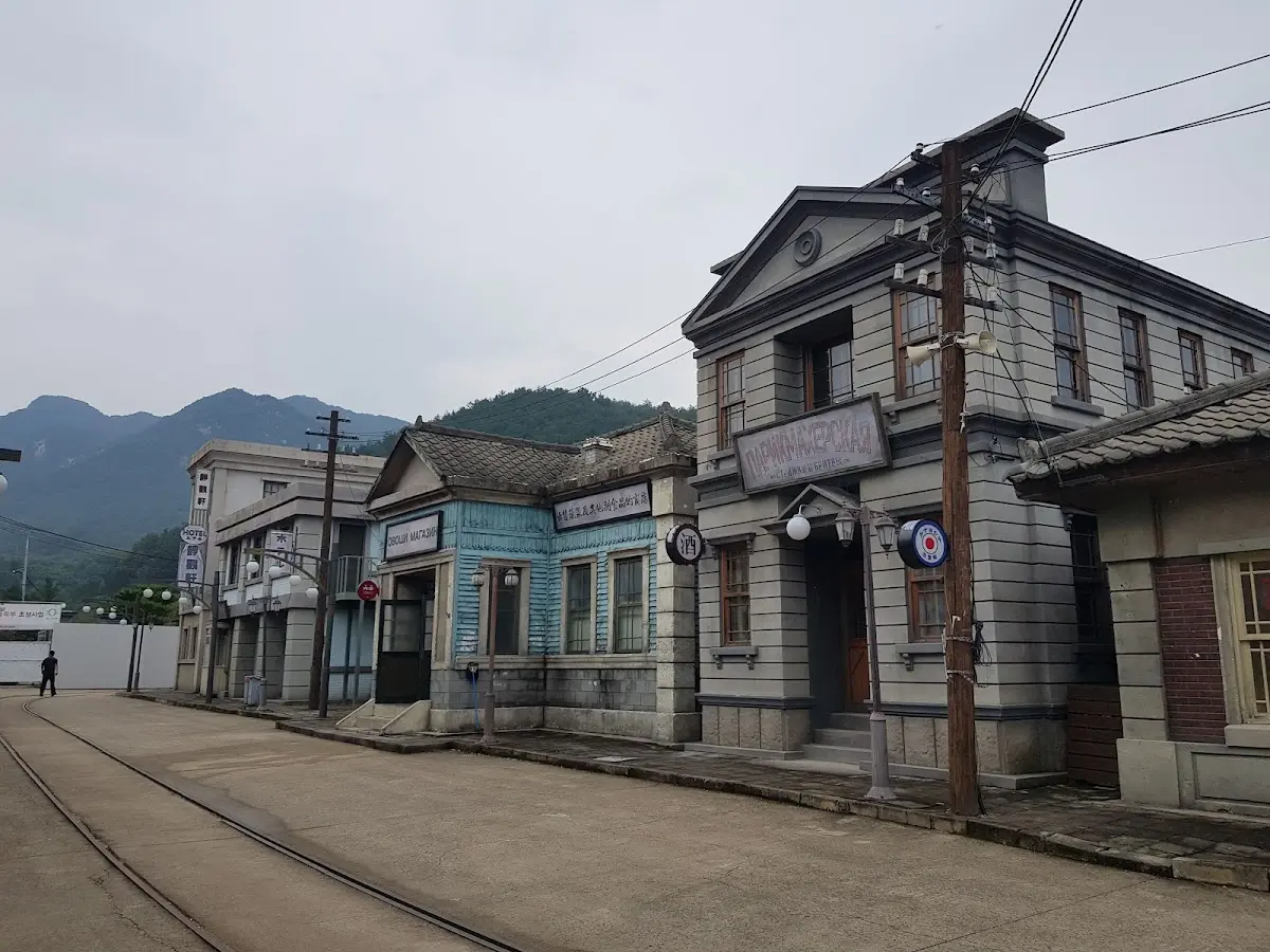 합천영상테마파크 경상남도 합천군 용주면 합천호수로 757