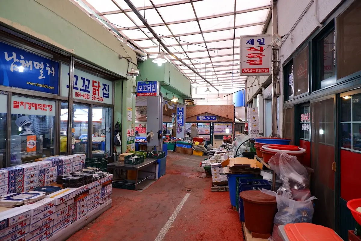 남해전통시장 경남 남해군 남해읍 북변리 246-1