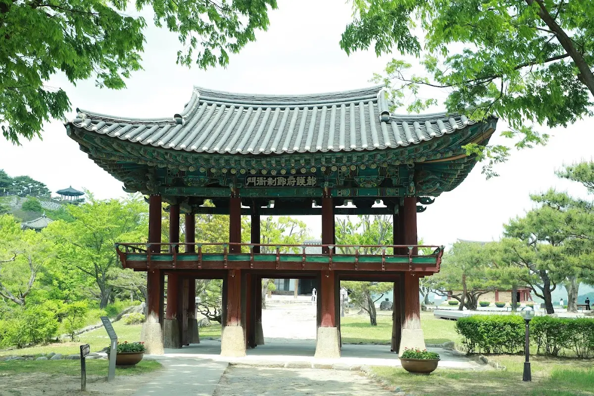 청풍문화재단지 충청북도 제천시 청풍면 청풍호로 2048