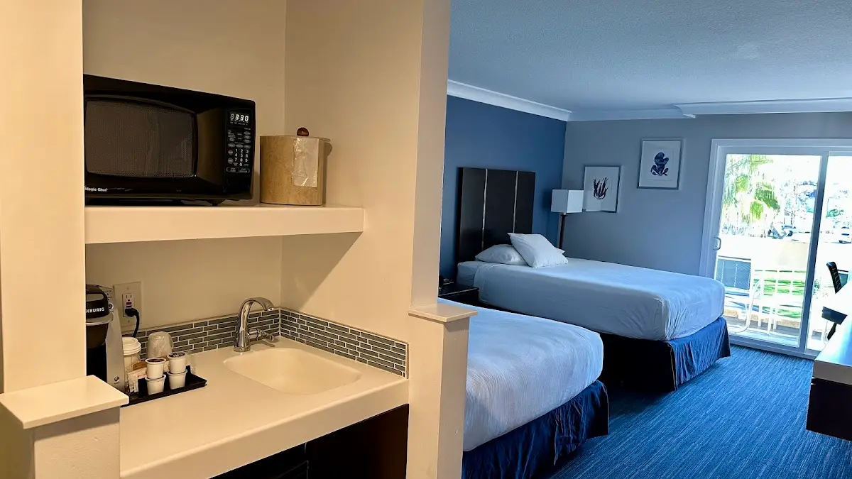 Golden Sails Hotel 6285 E Pacific Coast Hwy, Long Beach, CA 90803