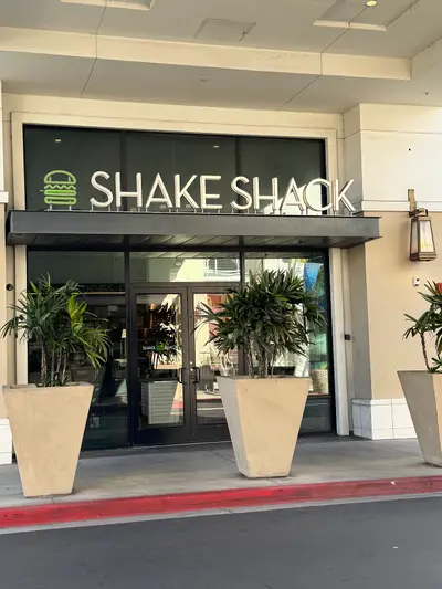 Shake Shack Long Beach