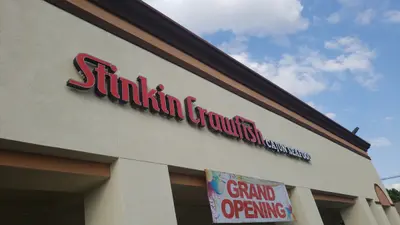 Stinkin Crawfish of North Hills