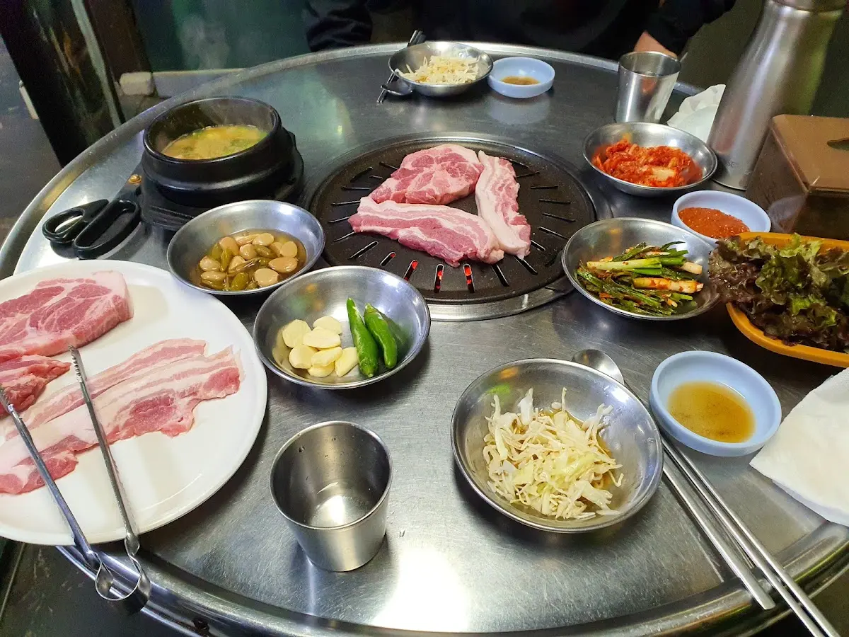 땡땡이 양철집 서울 마포구 성암로 46-3