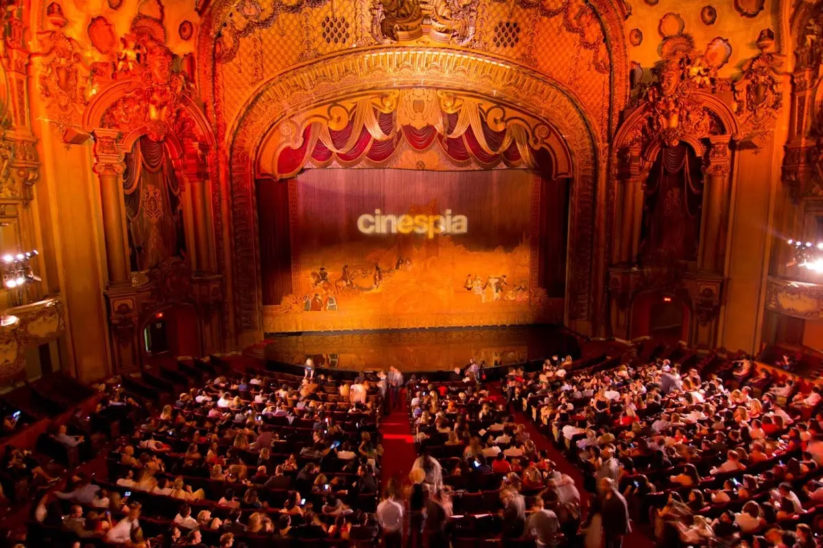 Los Angeles Theatre 615 South Broadway Los Angeles