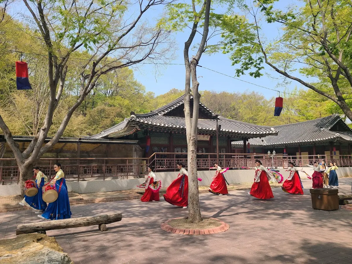 한국민속촌 경기도 용인시 기흥구 민속촌로 90
