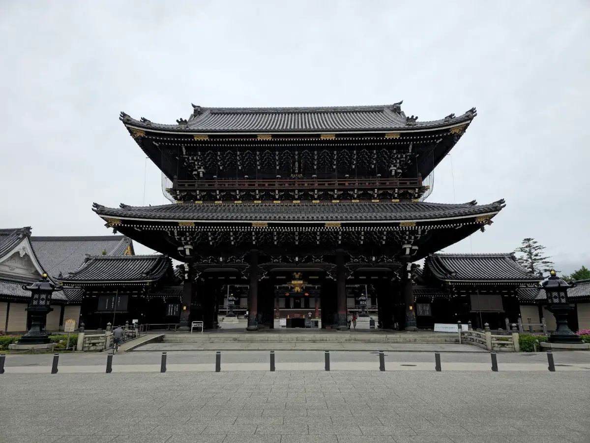 東本願寺 京都府京都市下京区烏丸通七条上る常葉町754