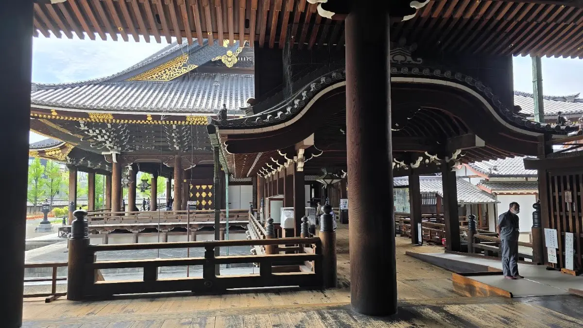 東本願寺 京都府京都市下京区烏丸通七条上る常葉町754