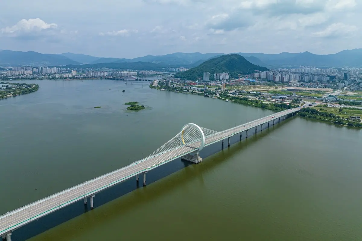 춘천대교 강원특별자치도 춘천시 근화동