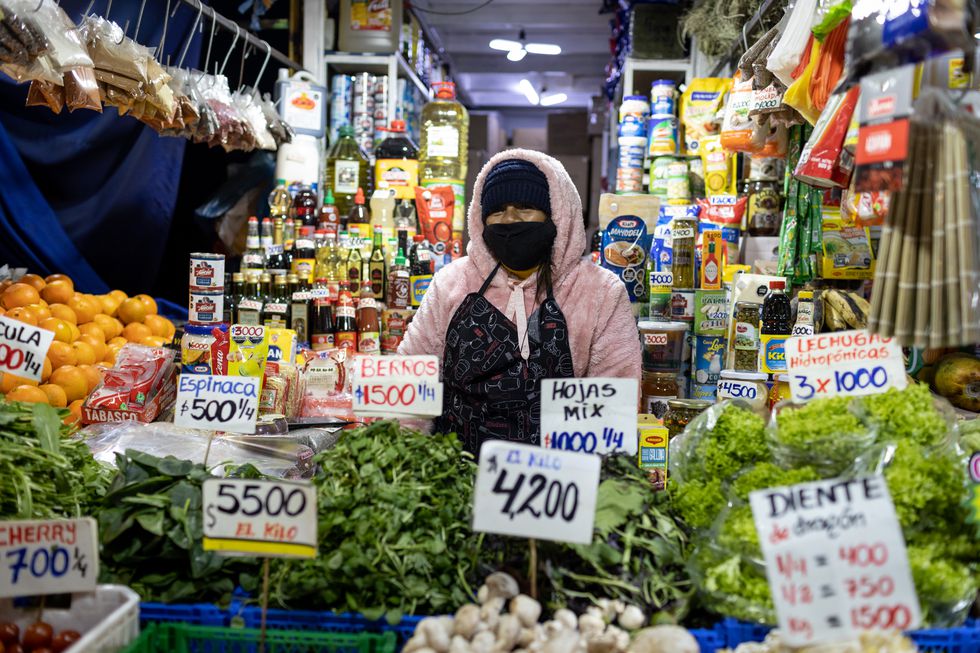 La inflación crece en Chile el 13,1% interanual, el mayor índice desde 1994 El alza de precios afecta sobre todo al transporte y los alimentos