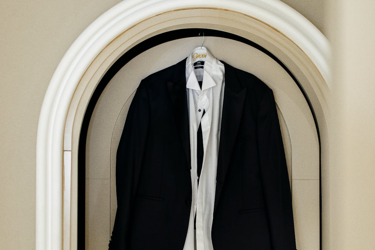 متى يكون التنظيف الجاف أفضل من الغسيل العادي؟