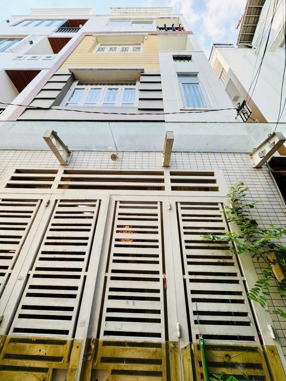NHÀ 4 TẦNG TRUNG TÂM PHÚ NHUẬN