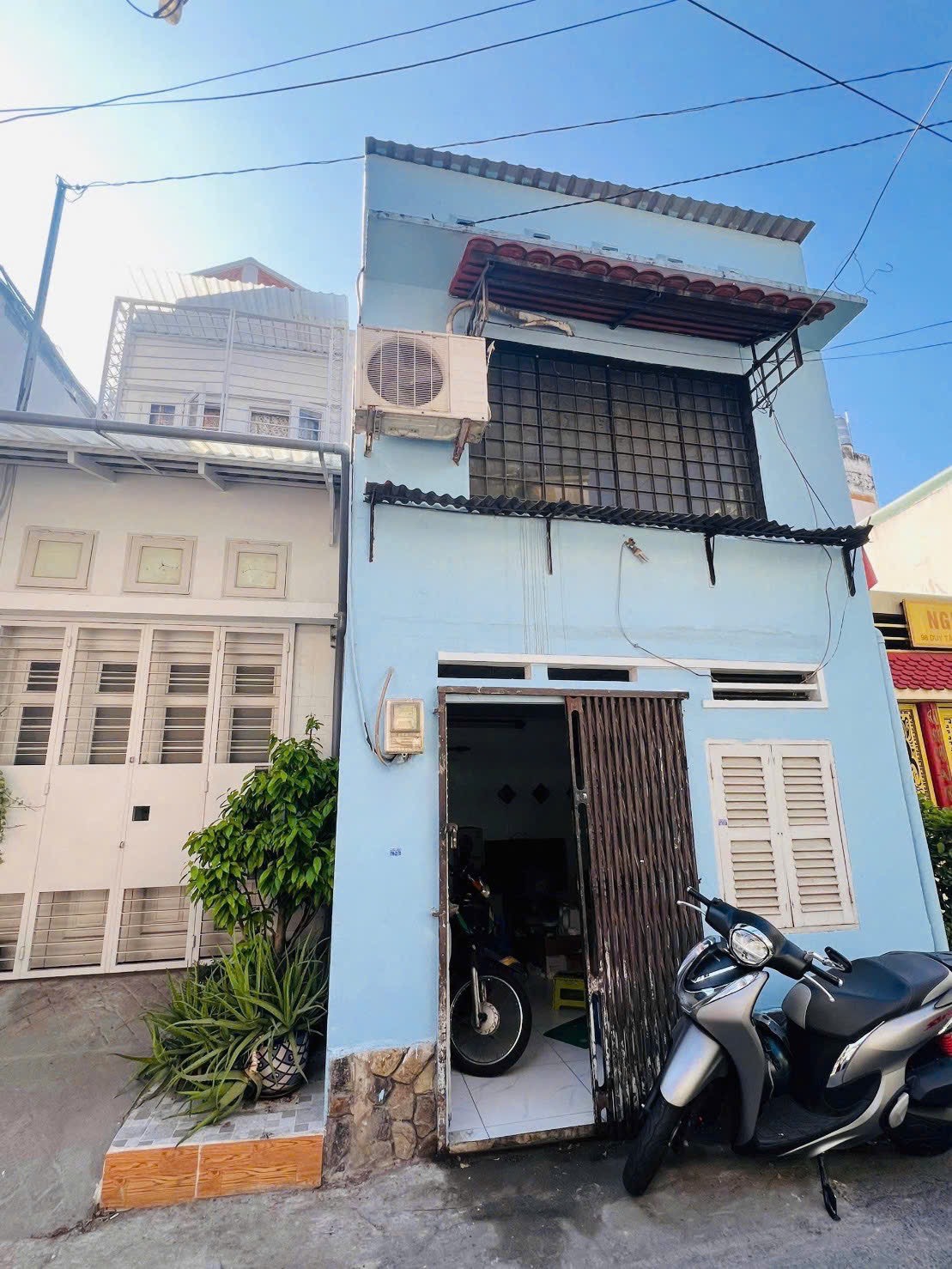 Bán Gấp Căn Nhà Mặt Tiền Đường Quận Phú Nhuận