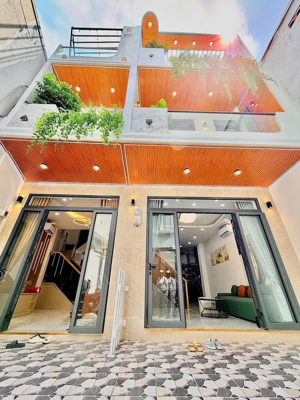 BÁN NHÀ MỚI ĐẸP QUẬN PHÚ NHUẬN