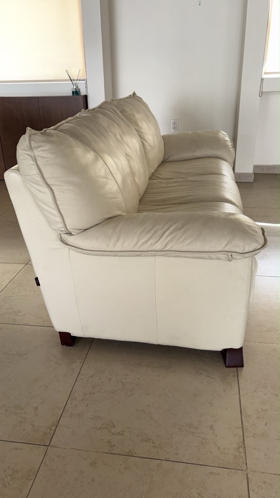 Sillón de 3 plazas color beige