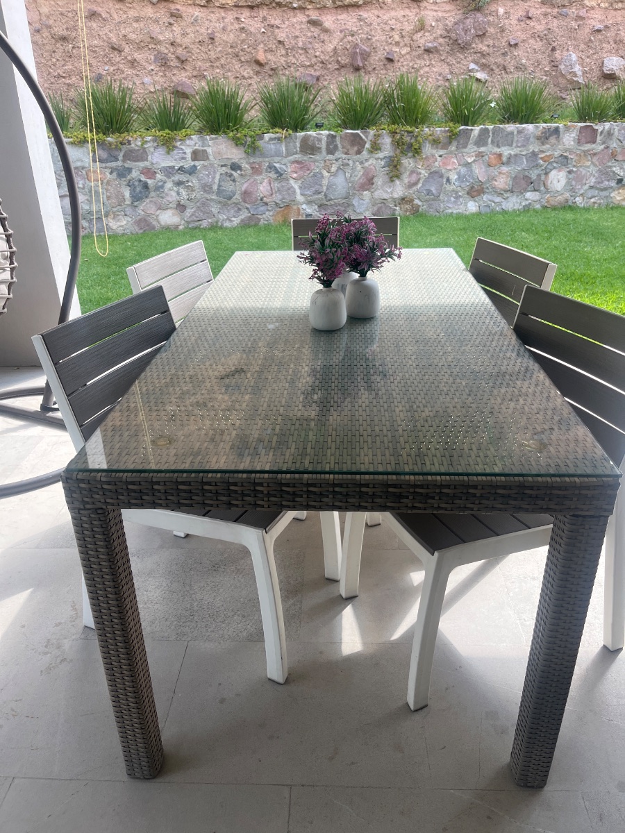 Mesa de jardín