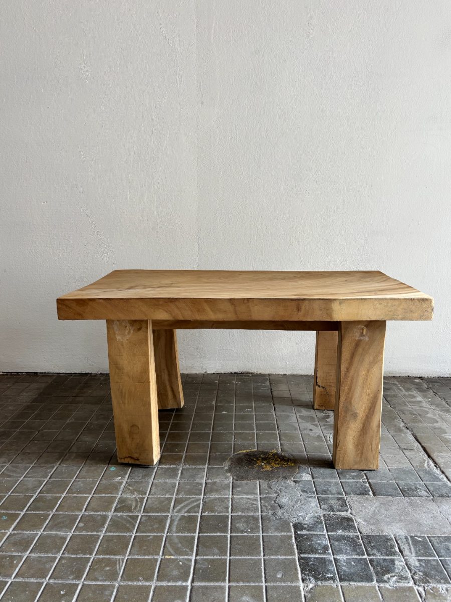 Mesa de centro de madera solida de PAROTA NATURAL