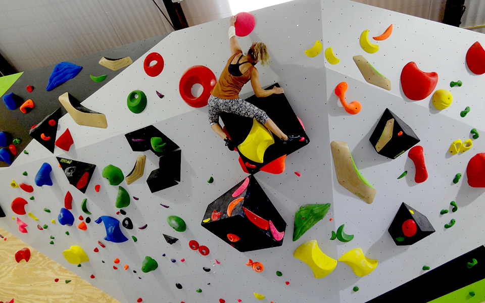 Escaladores en el muro principal