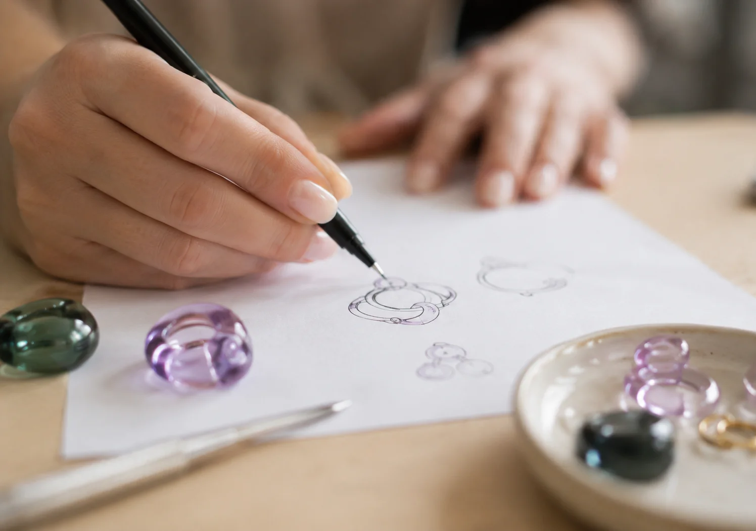 Boceto de diseno inicial para joyeria personalizada en Bogota