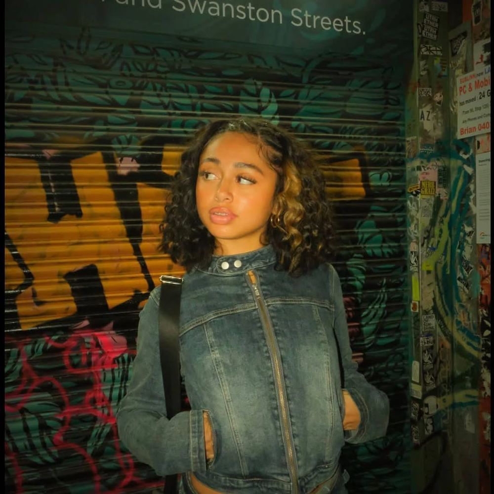 https://firebasestorage.googleapis.com/v0/b/mvnt-app.appspot.com/o/artists-profile-image%2Fchoreographer%2FAALIYAH%2Fhero_1000x1000.jpeg?alt=media