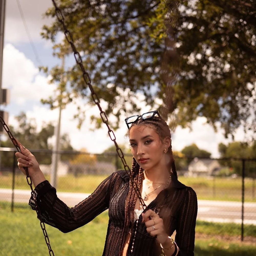 https://firebasestorage.googleapis.com/v0/b/mvnt-app.appspot.com/o/artists-profile-image%2Fchoreographer%2FABBY%2Fhero2_1000x1000.jpeg?alt=media