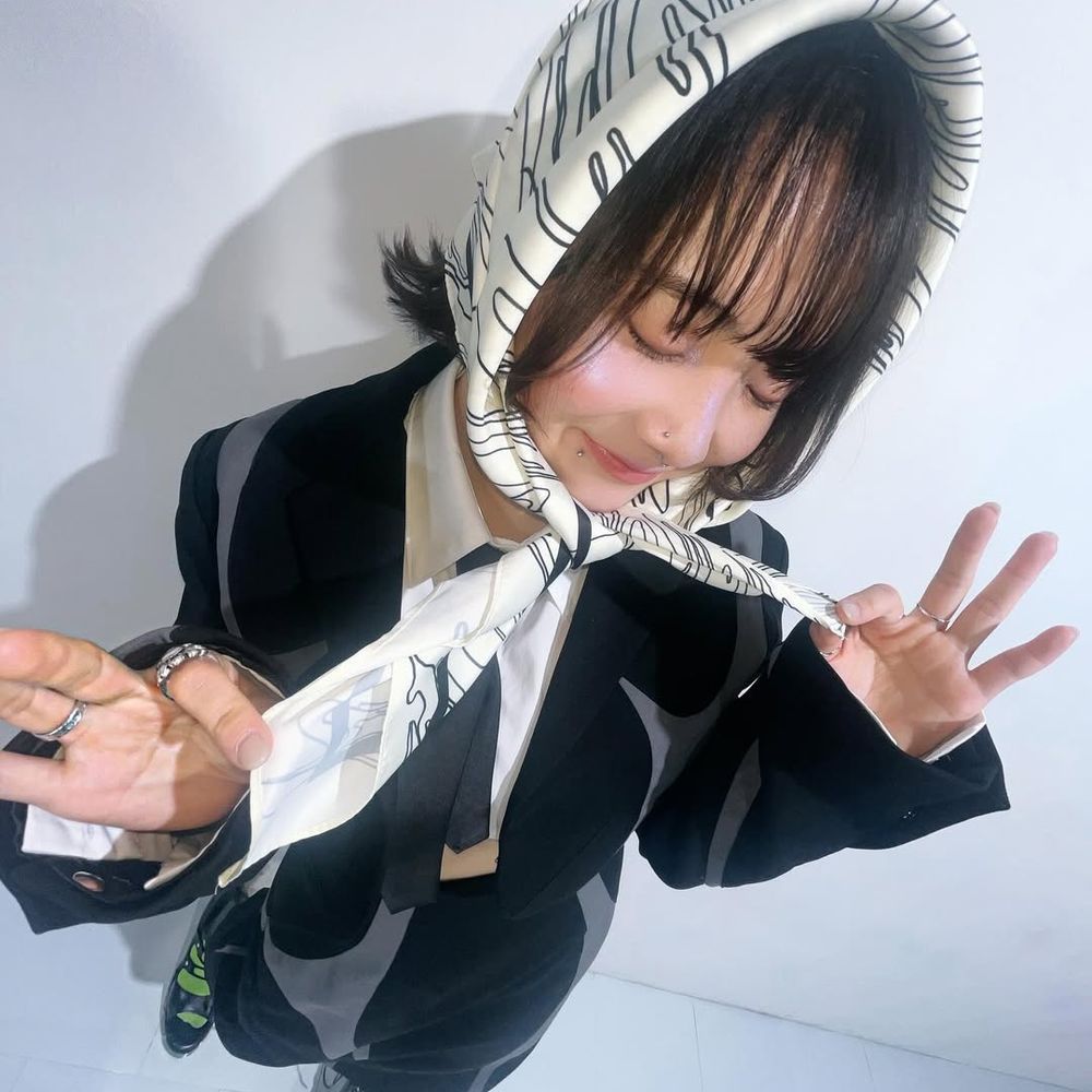 https://firebasestorage.googleapis.com/v0/b/mvnt-app.appspot.com/o/artists-profile-image%2Fchoreographer%2FAKO%2Fako_hero3_1000x1000.jpeg?alt=media