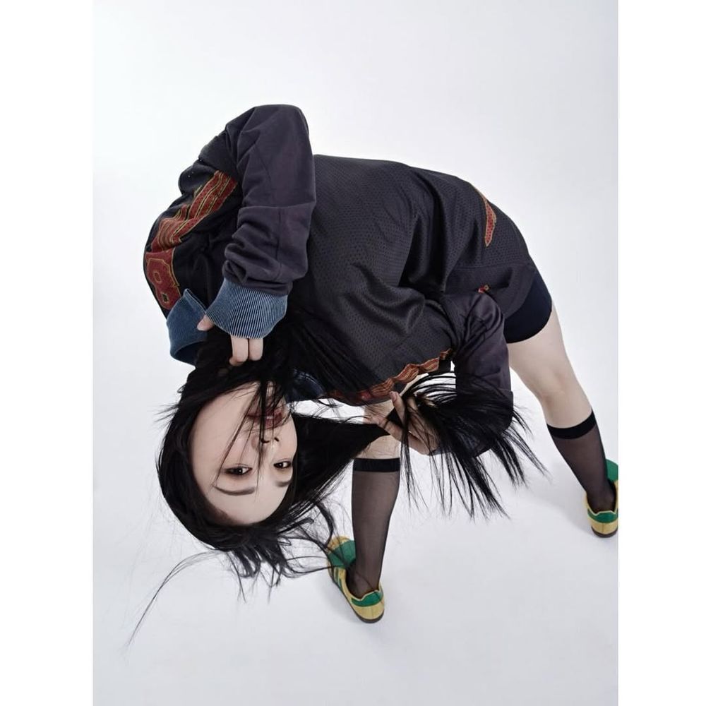 https://firebasestorage.googleapis.com/v0/b/mvnt-app.appspot.com/o/artists-profile-image%2Fchoreographer%2FDEBBY%2FDebby_hero2_1000x1000.jpeg?alt=media
