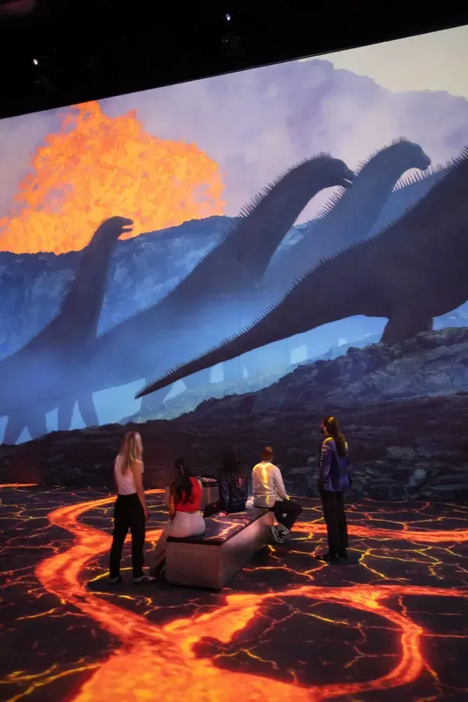 PLANÈTE PRÉHISTORIQUE : Dinosaures à Paris