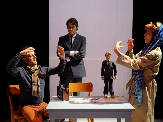 Carte blanche à La Compagnie à - Le rire, l'intime, le politique 2