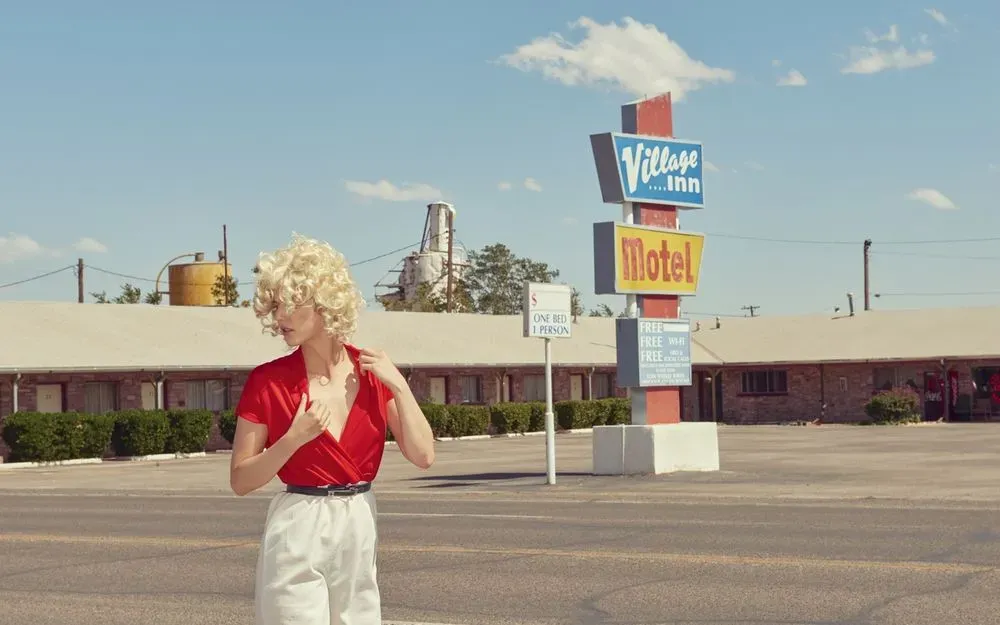 EXPOSITION KOURTNEY ROY - ALL INCLUSIVE 2
