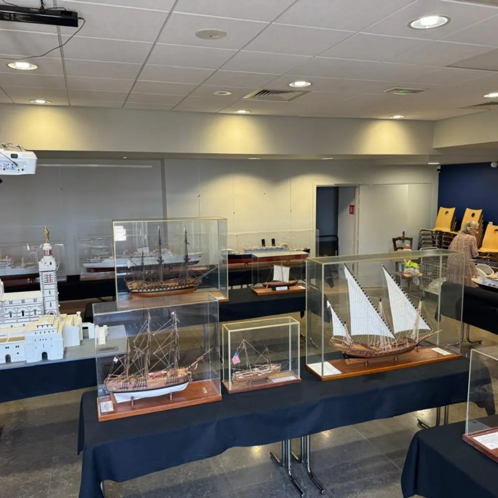 La Bonne Mère, Phare des marins