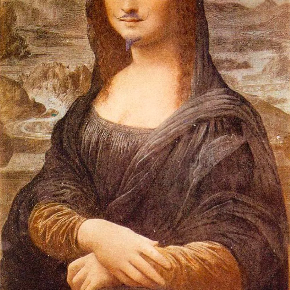 Mona in the Street