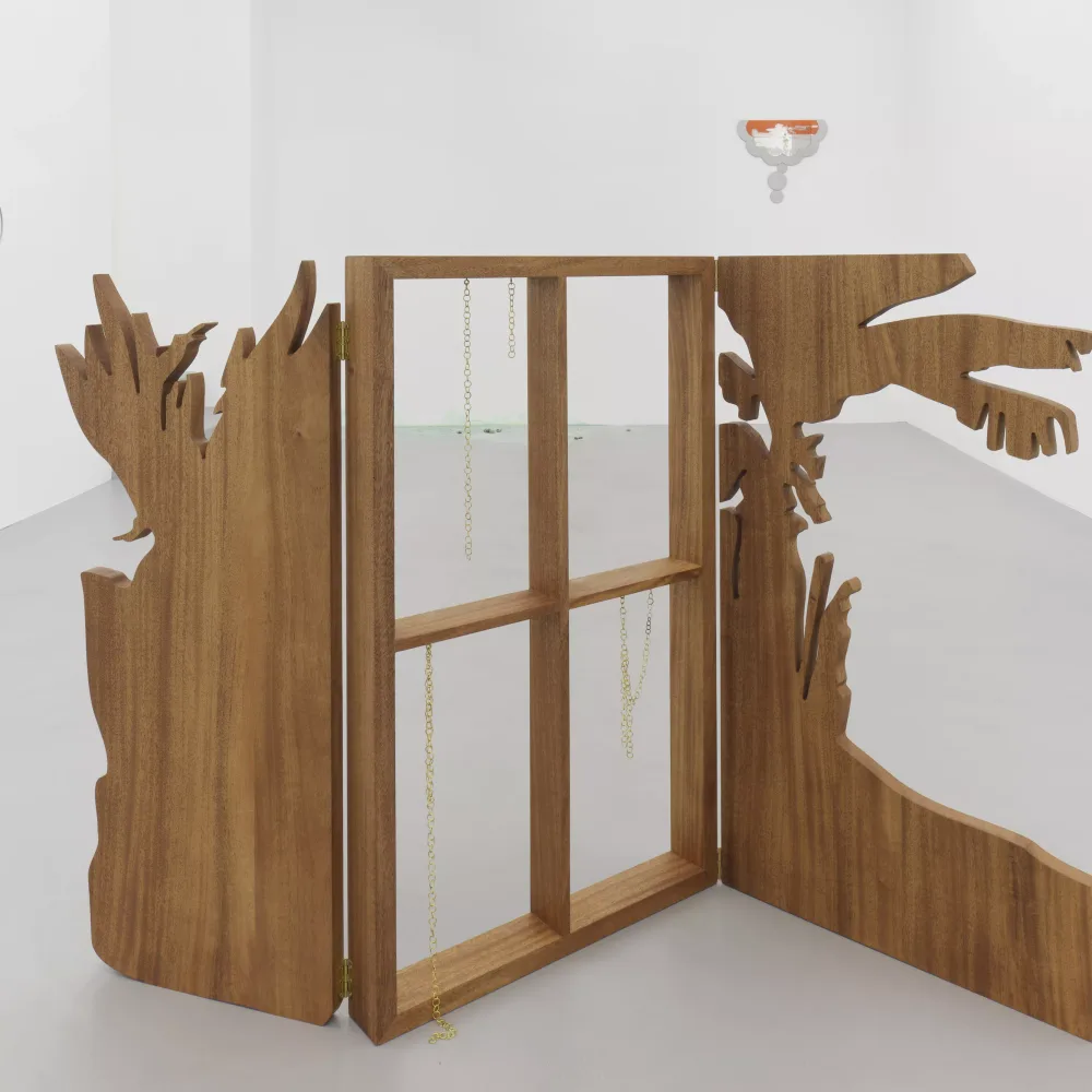 Monika Emmanuelle Kazi – terrain meuble