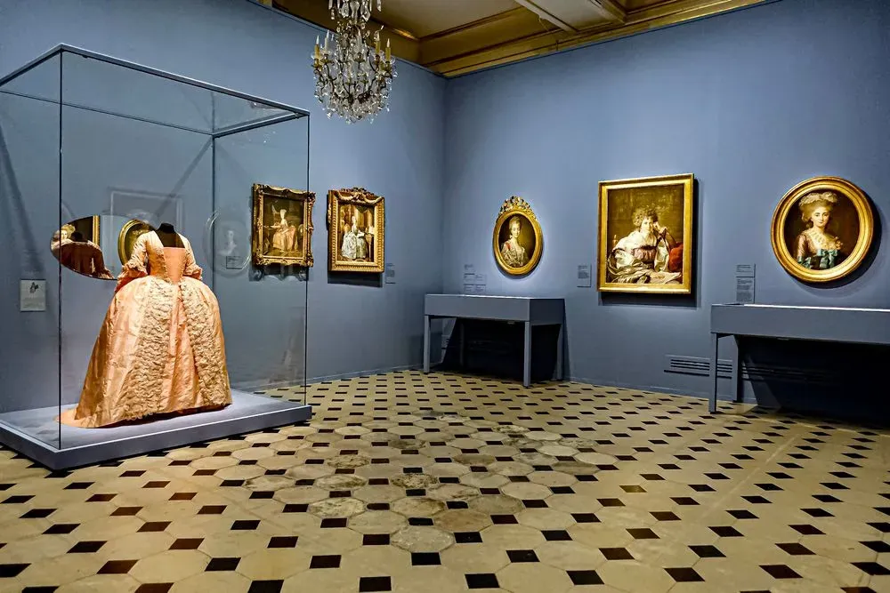 Révéler le féminin. Mode et Apparences au XVIIIe siècle