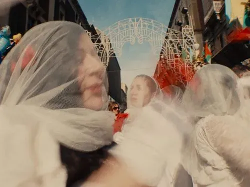 Cheryl Marie Wade, reine-mère des noueux