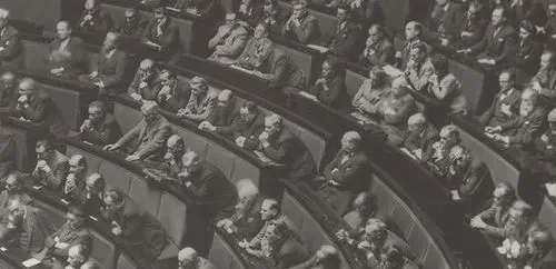 Députées en 1945 : De l’ombre à l’hémicycle