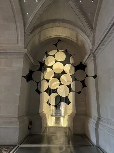 Felice Varini : Éclats en échos 3