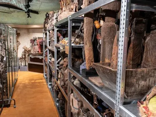 SORTIE DES INVISIBLES : La collection sans réserve 3