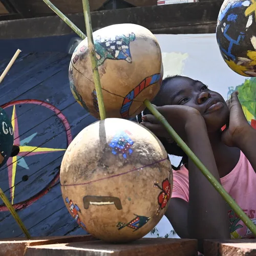 Un globe, des mondes