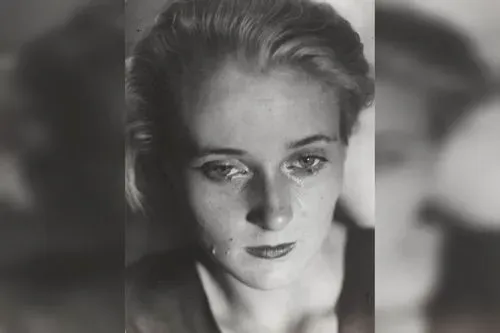 UNE HISTOIRE PHOTOGRAPHIQUE DES ÉMOTIONS