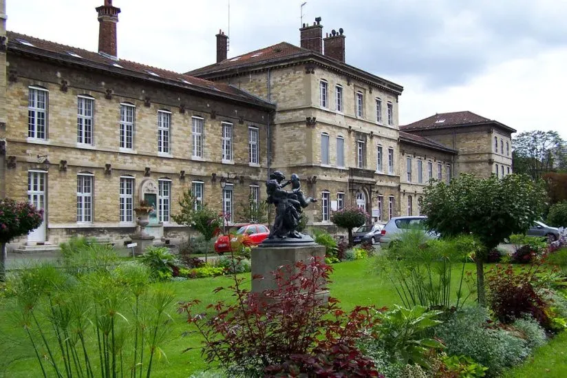 Musée d’Art et d’Histoire de l’Hôpital Sainte-Anne (MAHHSA) 2