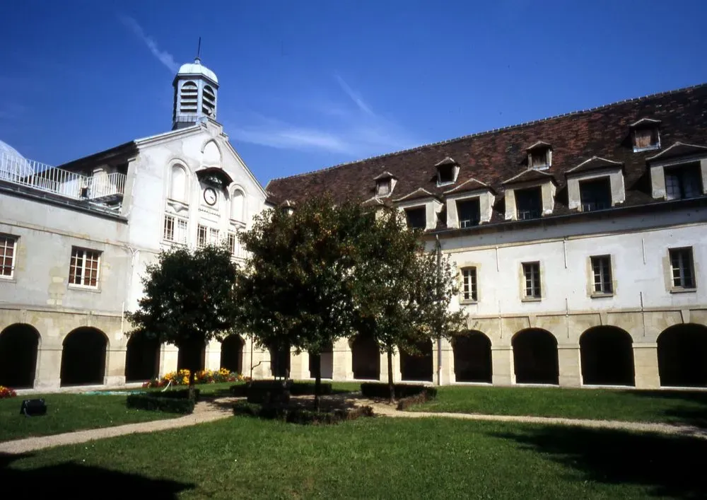 Musée d'art et d'histoire Paul Eluard