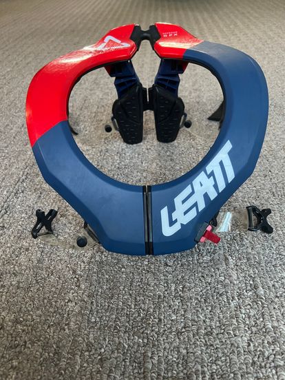 Leatt Neck Brace - Size S/M