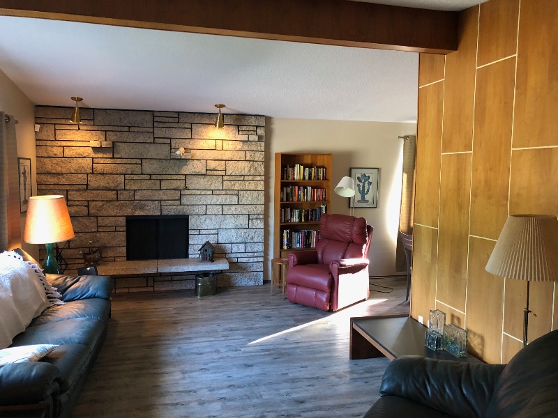 Unique Student Opportunity:  ETS @ the Front Door  (room in a comfortable home, great neighbourhood)